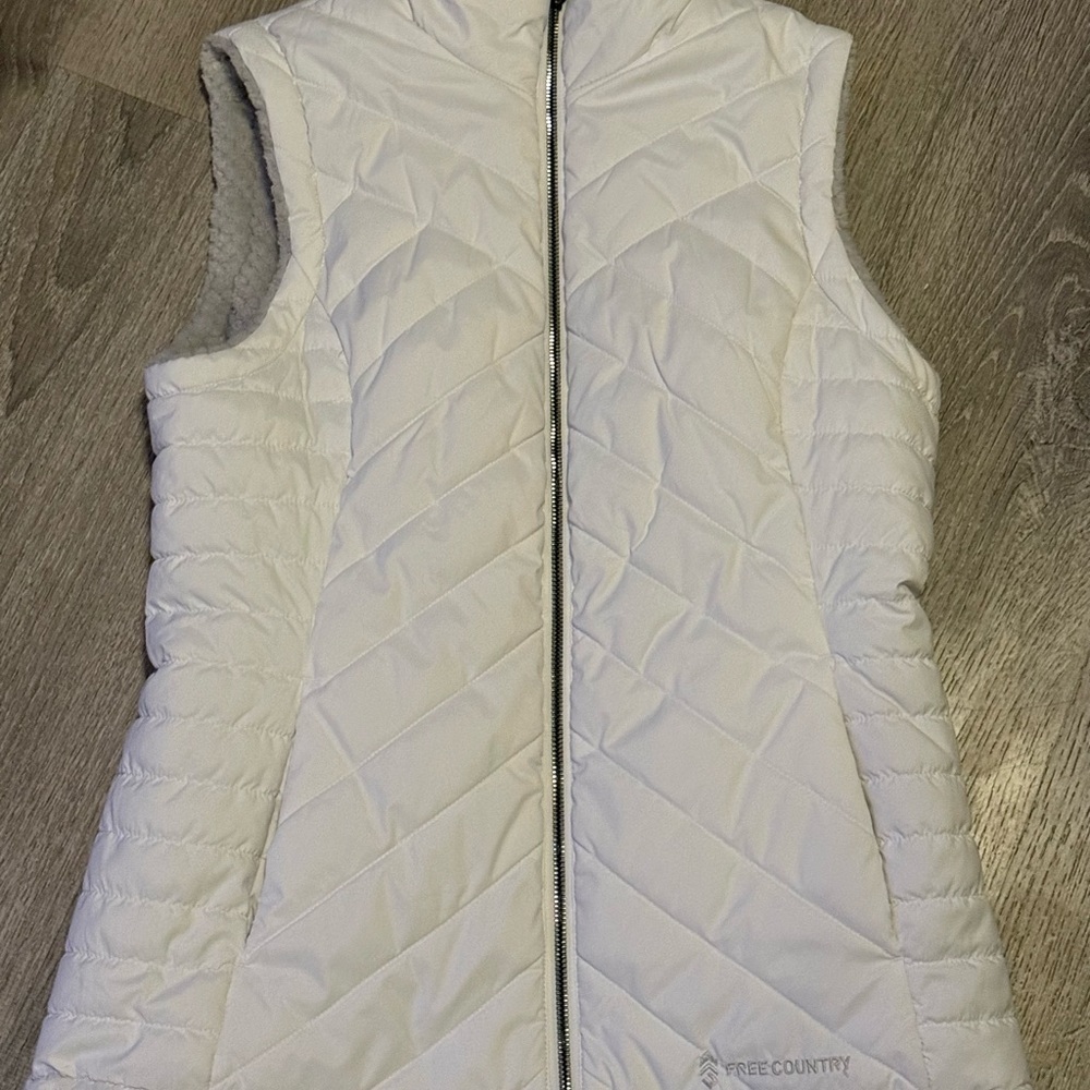 Free Country Women's small Ivory Quilted Vest reversible gray faux fur